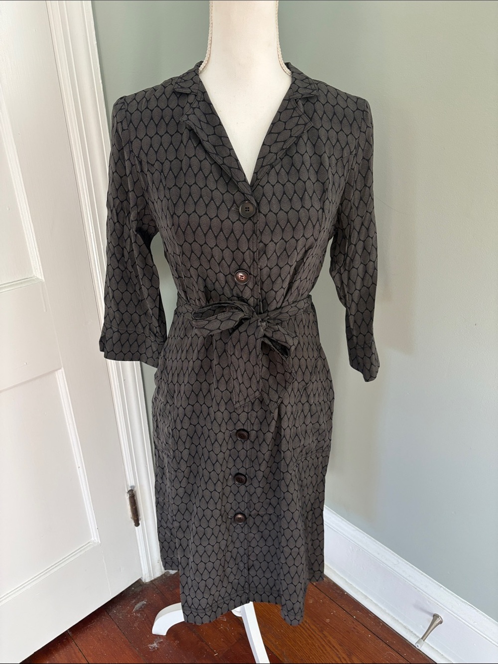 Anni Kuan Black Patterned Button-Front Dress 100% Silk Size 6